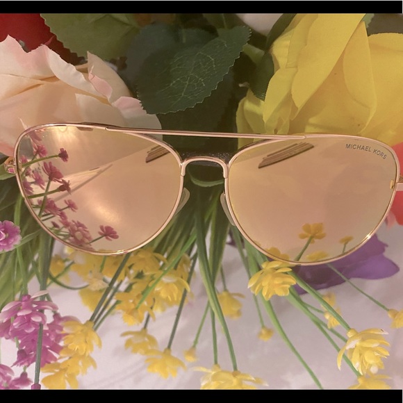 Like New Michael Kors Gold Lens Aviator Sunglasses w/ Glitter & Gold Detail Arms